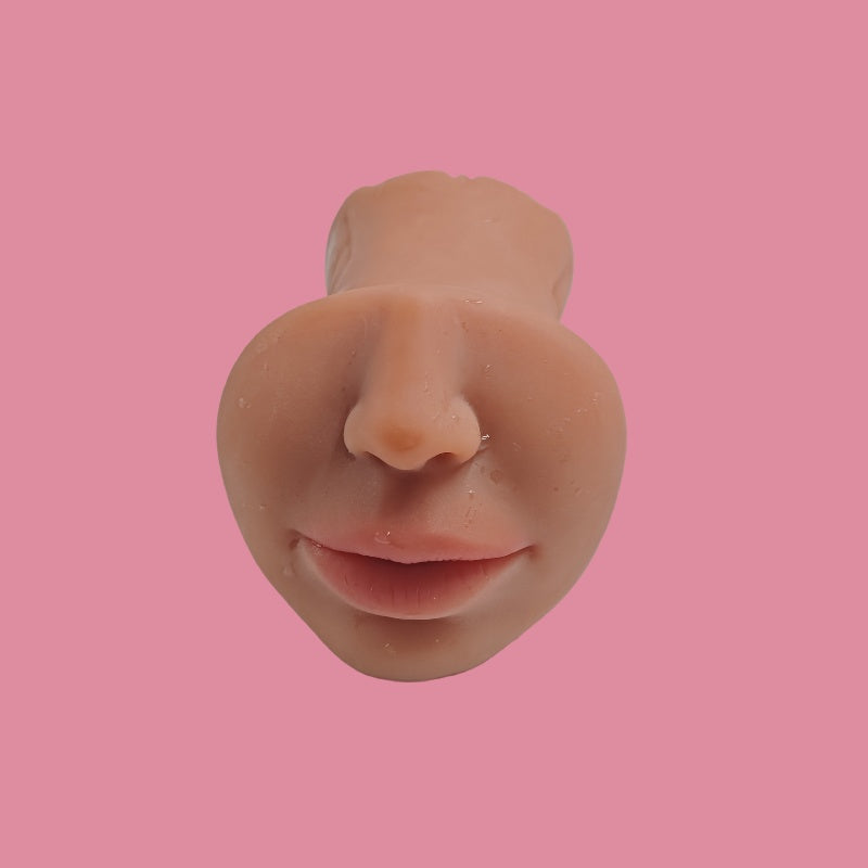 Male toys 3 Through parts Simulated skin texture for small upturned buttocks Weight 570g