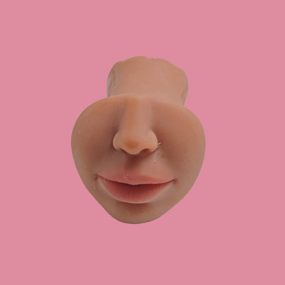 Male toys 3 Through parts Simulated skin texture for small upturned buttocks Weight 570g